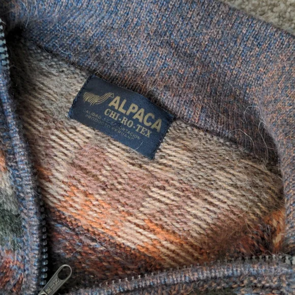 Peruvian Sweater - Picture 3 of 3